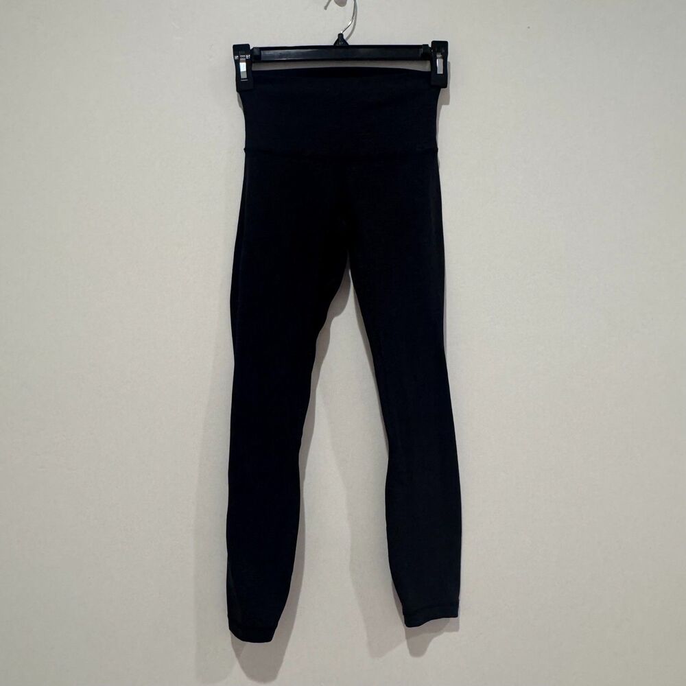 Lululemon Black Textured Pattern Reflective Dot Leggings Size 2